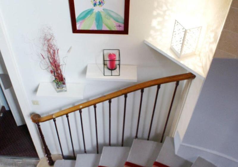 호텔 Le Home Saint Louis