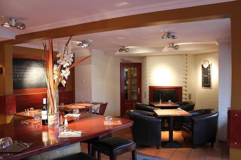 ホテル Logis Les Provinciales