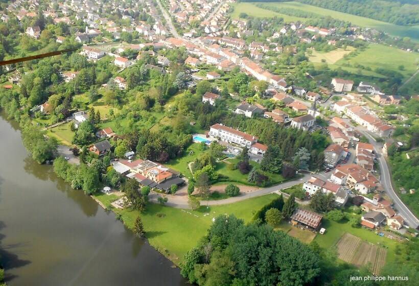 Logis Hotel Maison Carrée Restaurant O Carré Dart