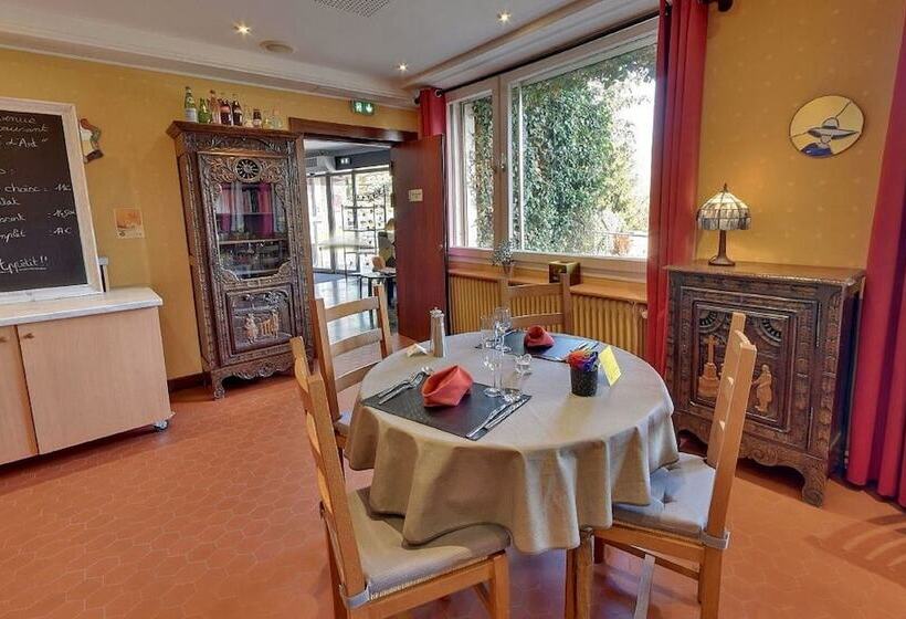 Logis Hotel Maison Carrée Restaurant O Carré Dart