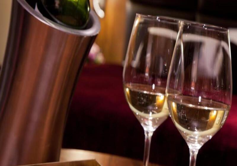 London Chigwell Prince Regent Hotel, Bw Signature Collection