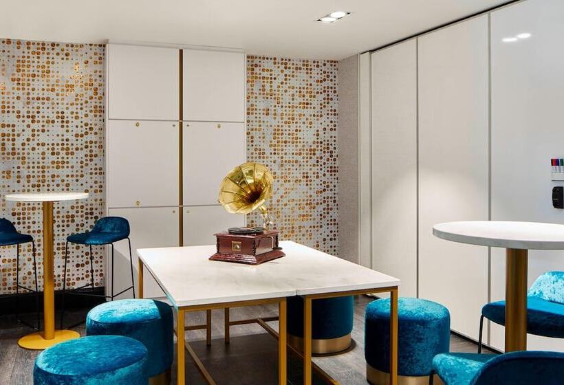 בית מלון כפרי London Marriott  Maida Vale