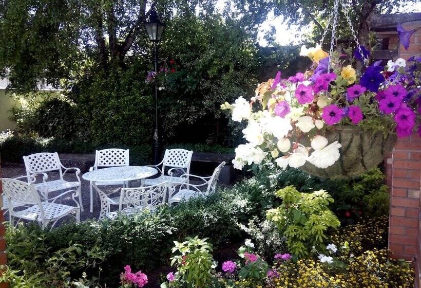 فندق Lord Bagenal Inn