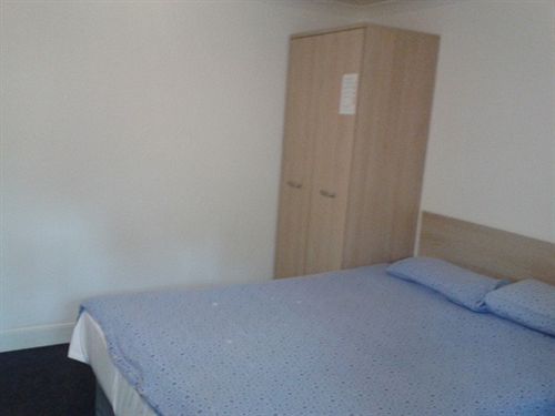 Отель Merith House