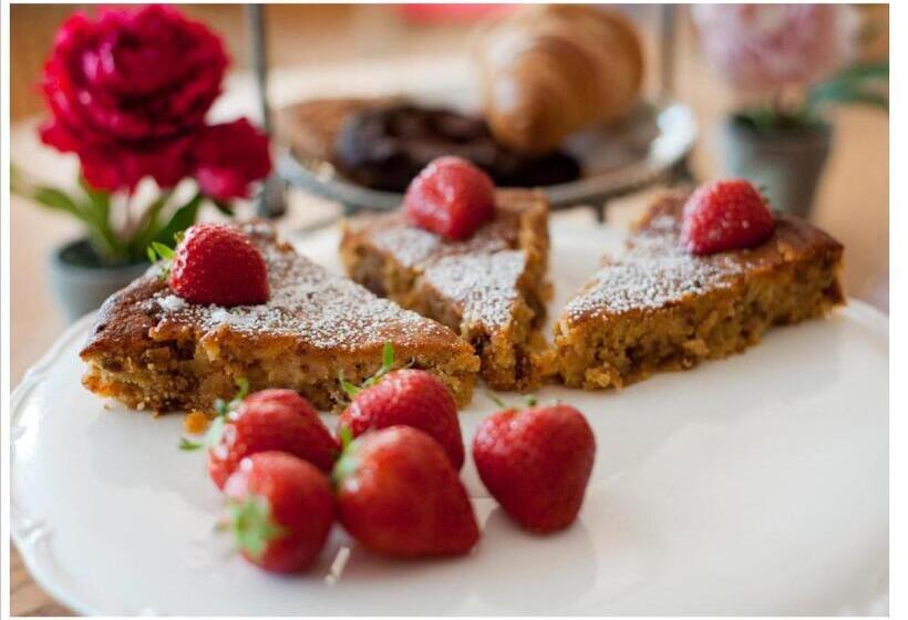 ホテル O Donovan S