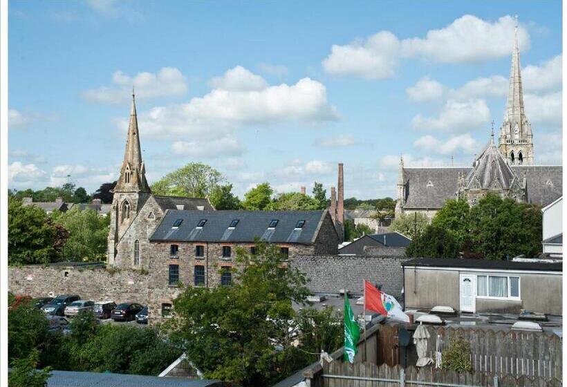 ホテル O Donovan S