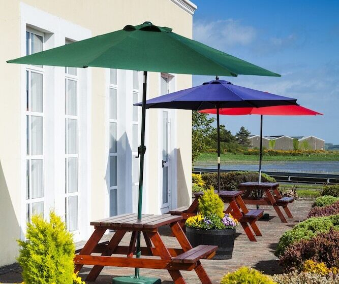 Отель Park Inn By Radisson Shannon Airport