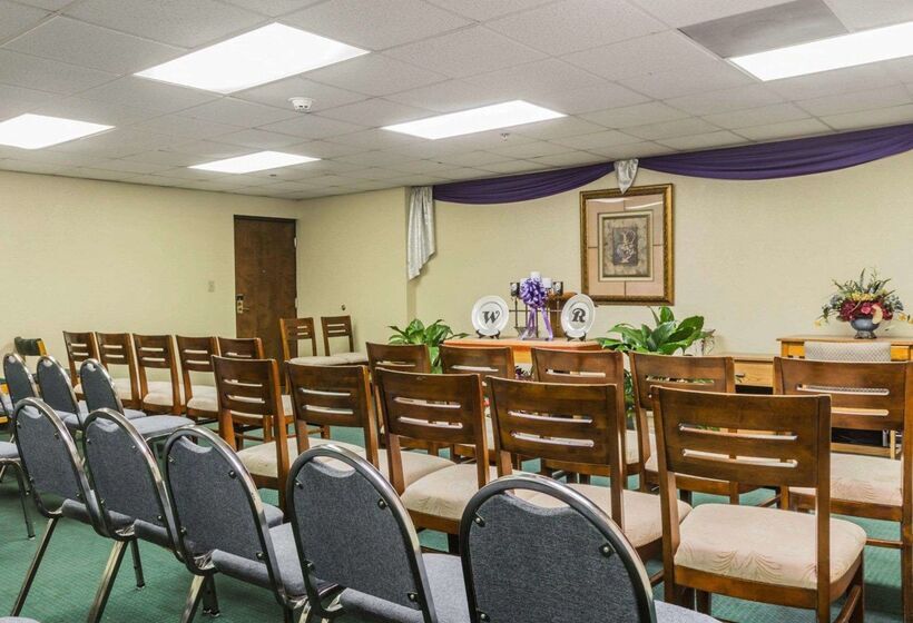 فندق Quality Inn & Suites Near Coliseum And Hwy 231 North