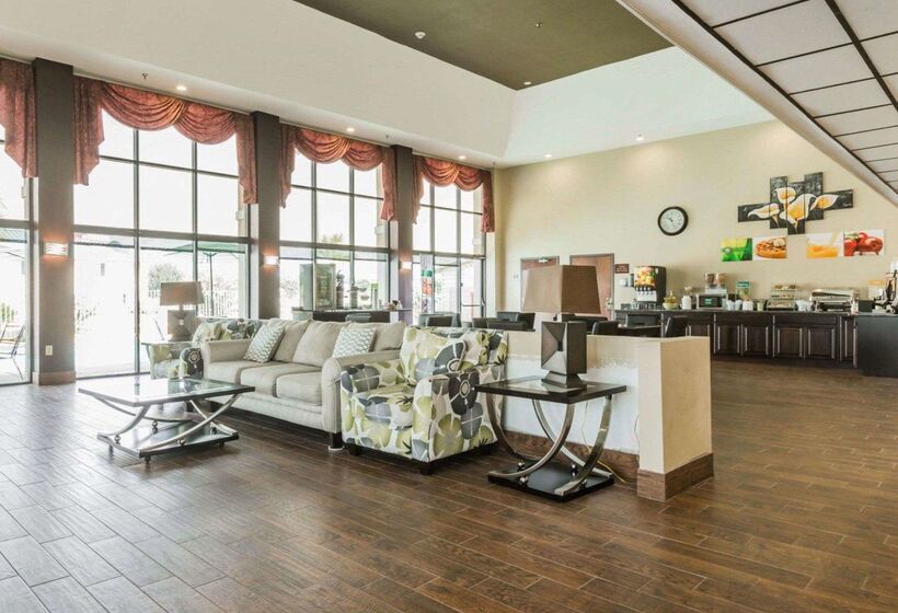 فندق Quality Inn & Suites Near Coliseum And Hwy 231 North