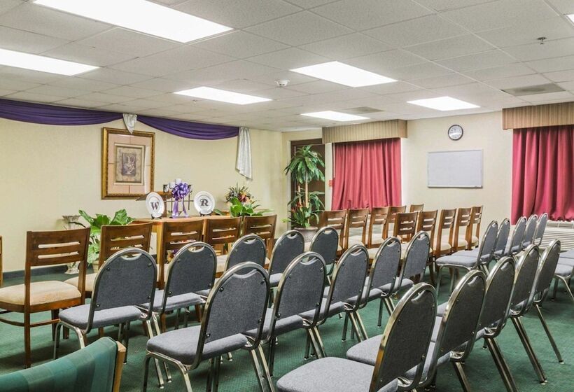 فندق Quality Inn & Suites Near Coliseum And Hwy 231 North