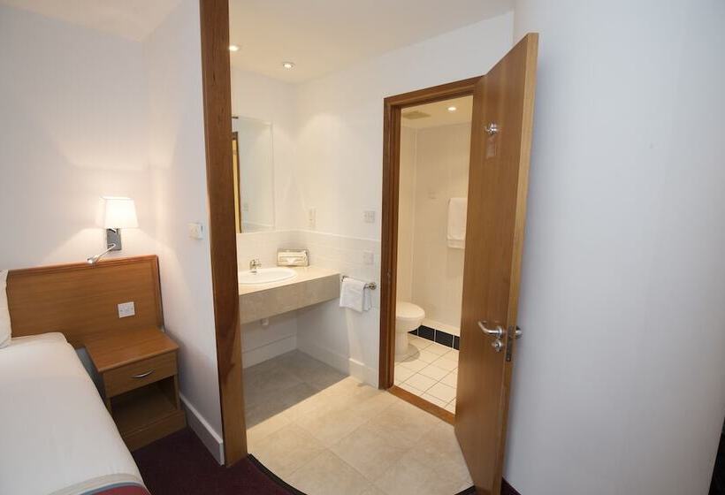 酒店 Ramada Cambridge