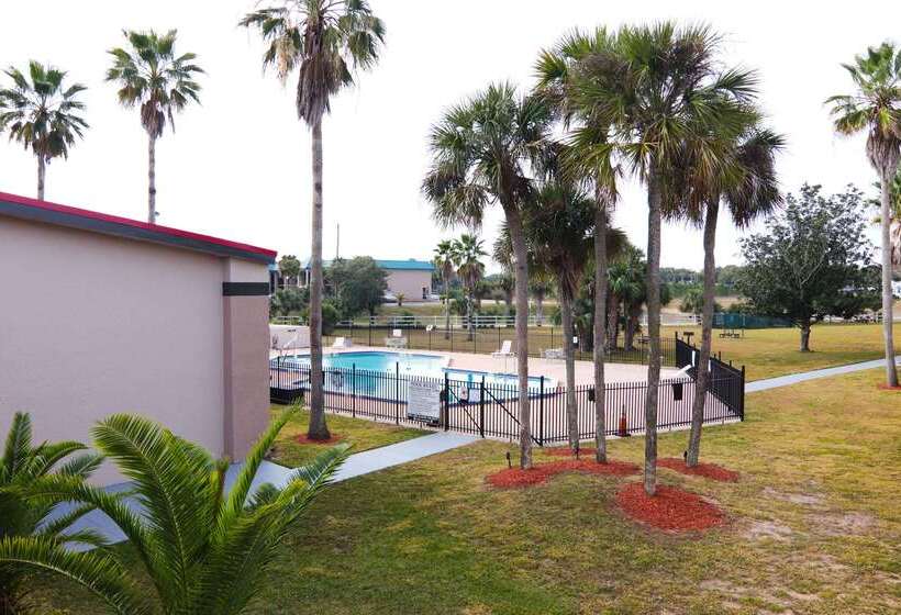 فندق Ramada By Wyndham Davenport Orlando South