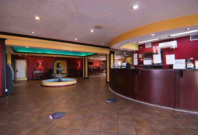 فندق Ramada By Wyndham Davenport Orlando South