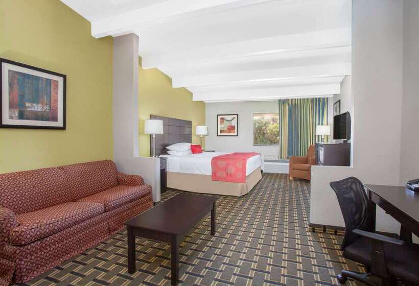 فندق Ramada By Wyndham Davenport Orlando South