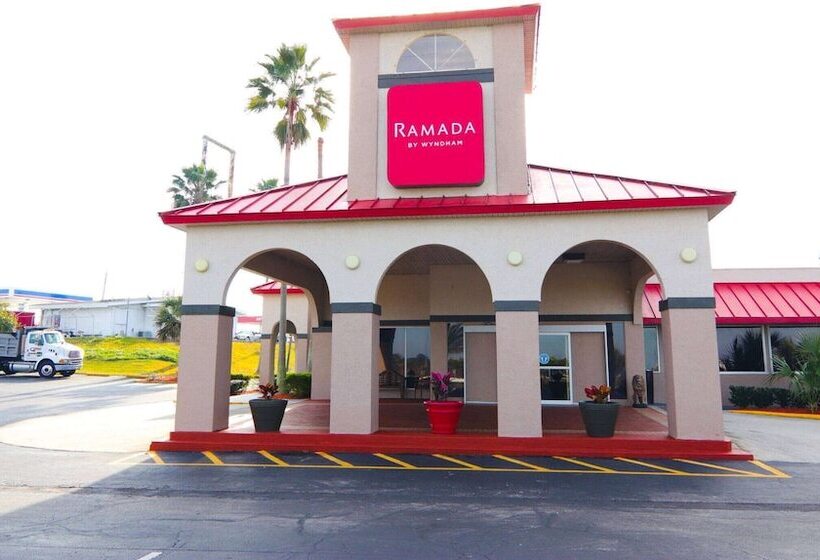 فندق Ramada By Wyndham Davenport Orlando South