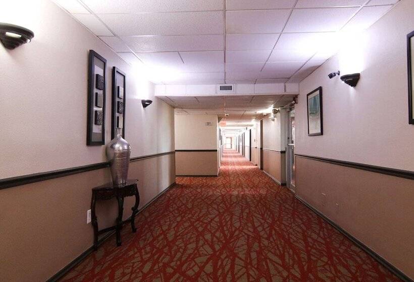 فندق Ramada By Wyndham Davenport Orlando South