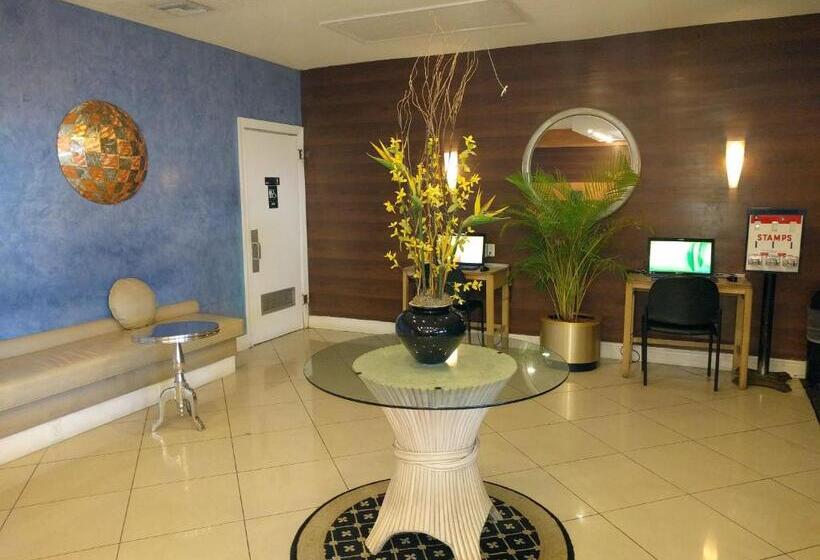 בית מלון כפרי Red Carpet Inn Airport Fort Lauderdale