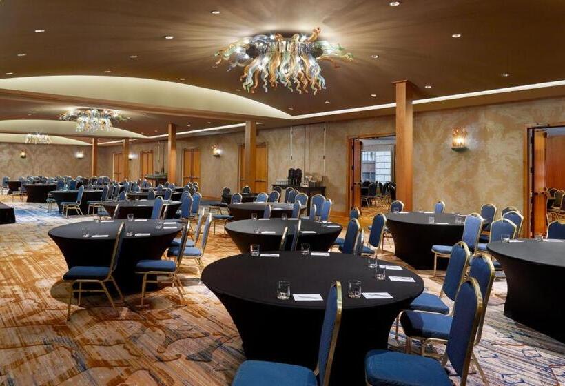 فندق Renaissance New Orleans Pere Marquette French Quarter Area