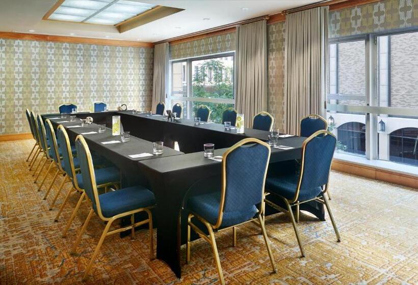 Отель Renaissance New Orleans Pere Marquette French Quarter Area