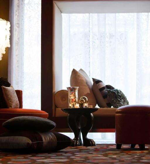 Отель Renaissance New Orleans Pere Marquette French Quarter Area