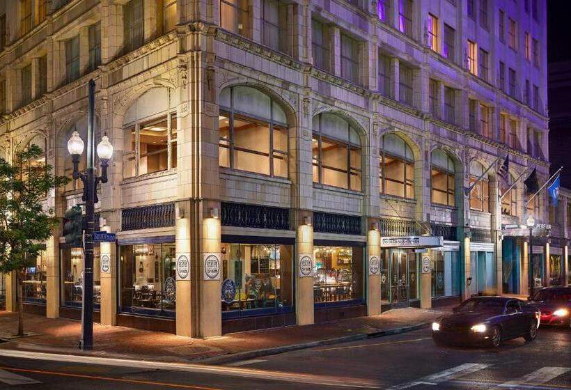 Отель Renaissance New Orleans Pere Marquette French Quarter Area