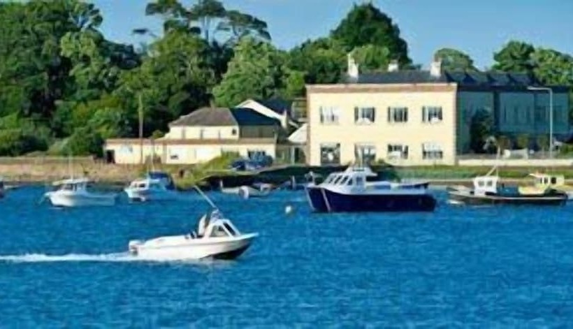 酒店 Riverbank House