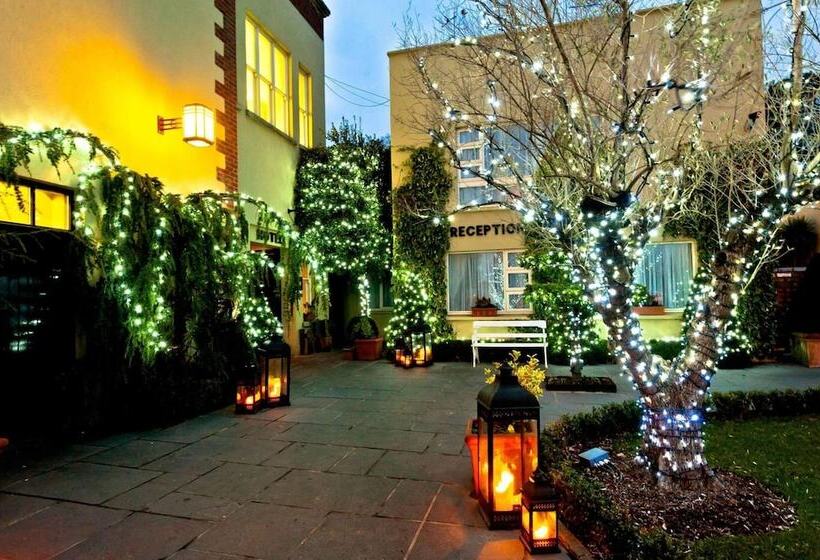 酒店 Riverbank House