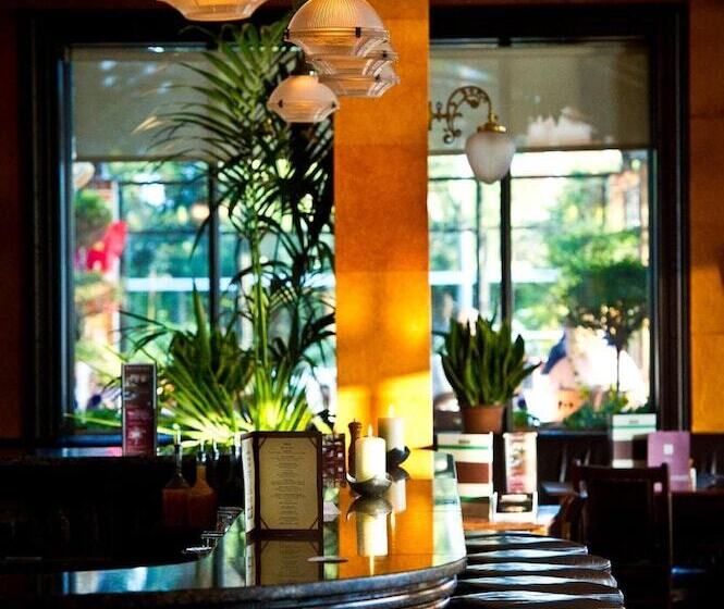 酒店 Riverbank House