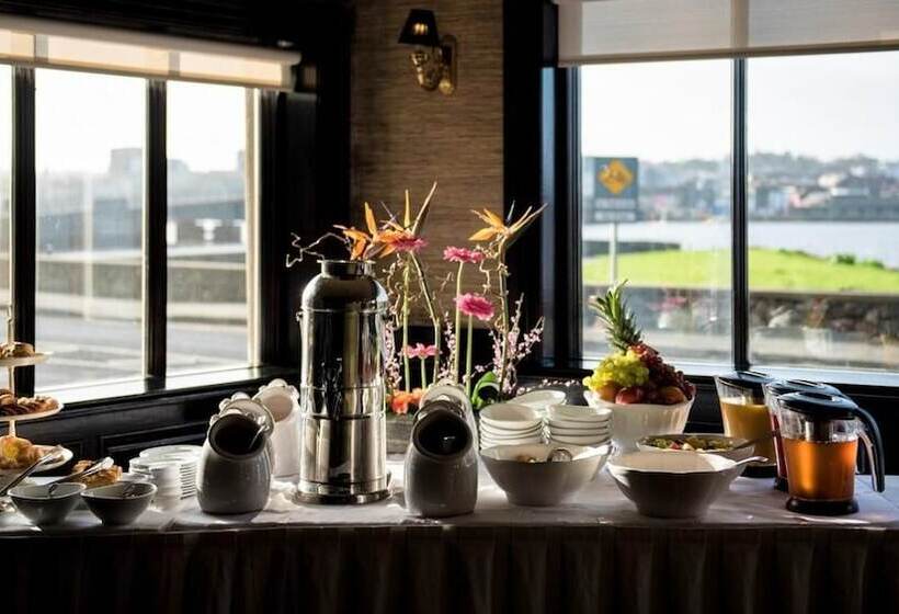 酒店 Riverbank House