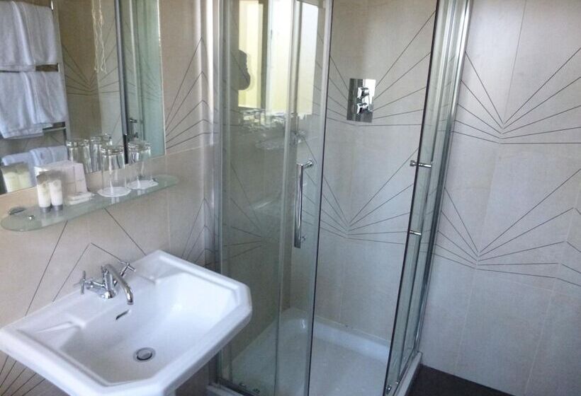 酒店 Riverbank House