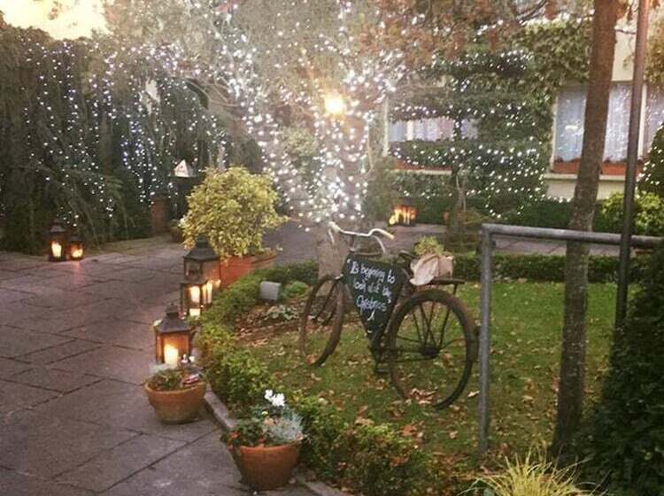 酒店 Riverbank House