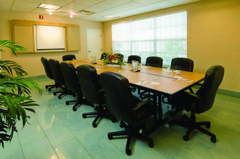 فندق Sandcastle Resort At Lido Beach