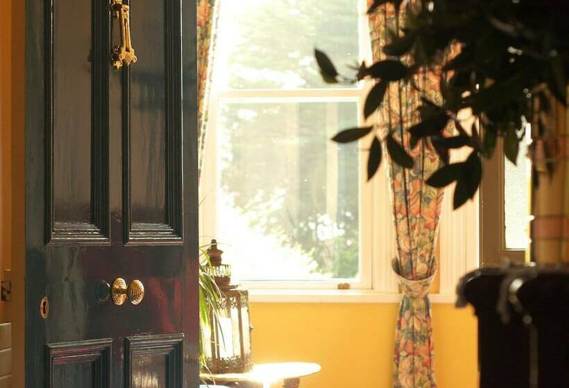 فندق Seaview House