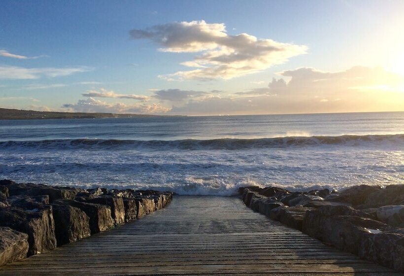 בית מלון כפרי Shamrock Inn