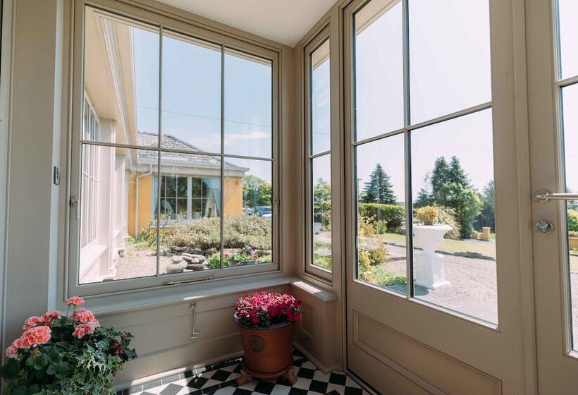 Sheedys Boutique Hotel & Restaurant