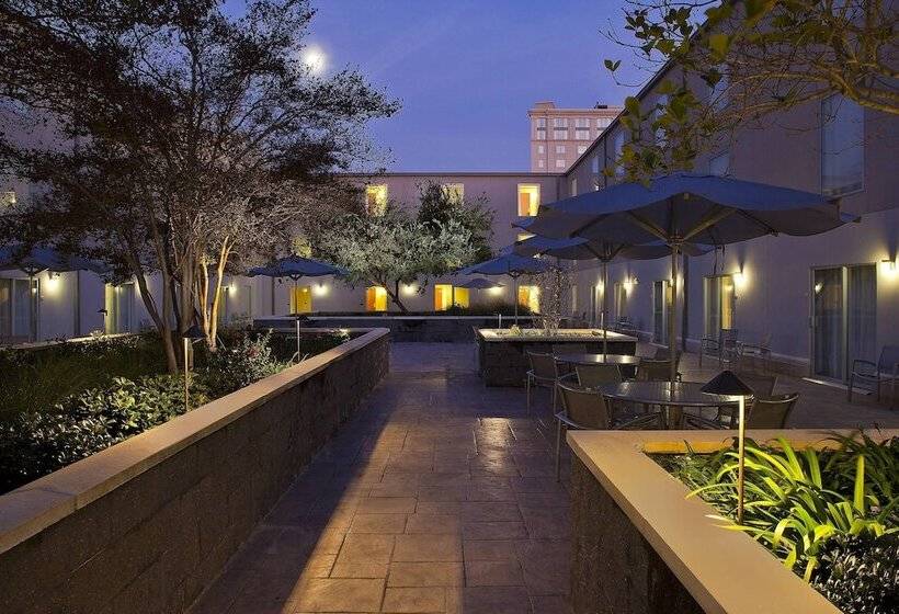 هتل Springhill Suites By Marriott New Orleans Warehouse Arts District