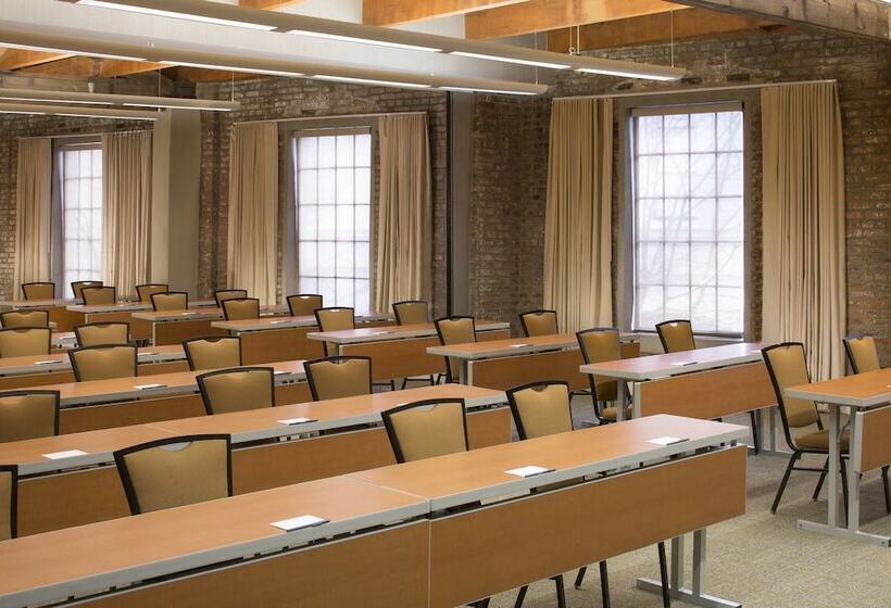 هتل Springhill Suites By Marriott New Orleans Warehouse Arts District