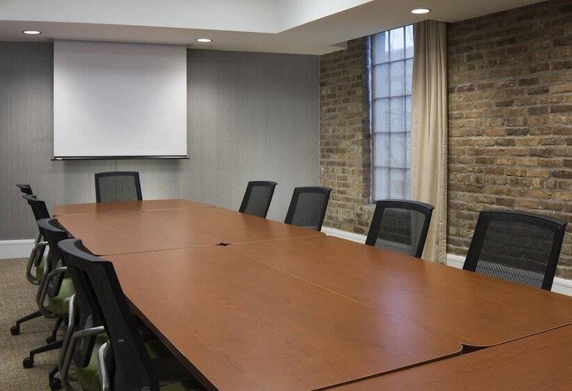 هتل Springhill Suites By Marriott New Orleans Warehouse Arts District