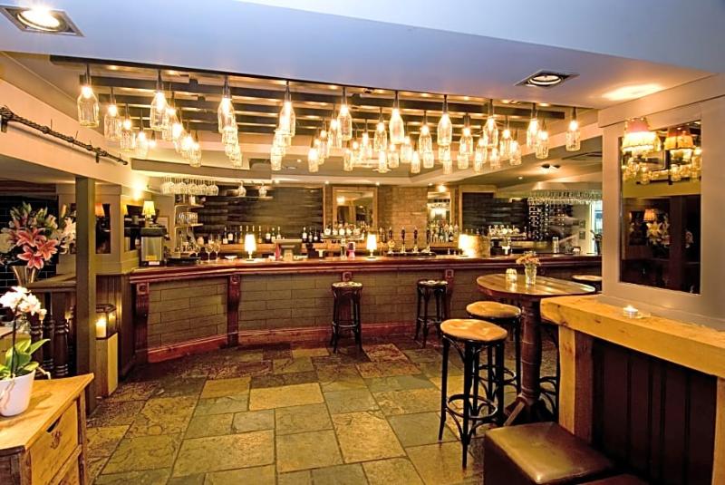 בית מלון כפרי Chapter House