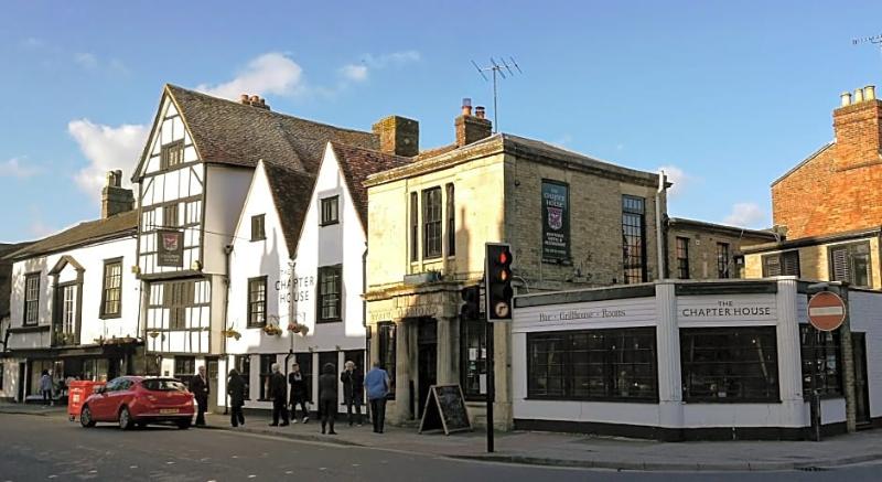 בית מלון כפרי Chapter House