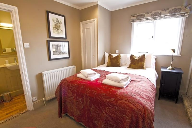 בית מלון כפרי Chapter House