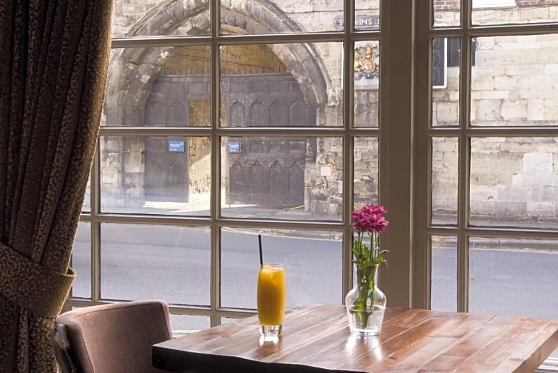 בית מלון כפרי Chapter House