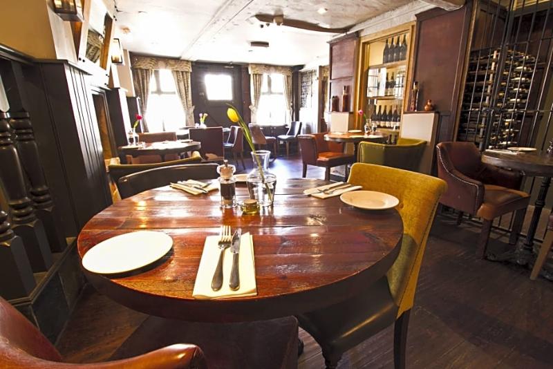 בית מלון כפרי Chapter House