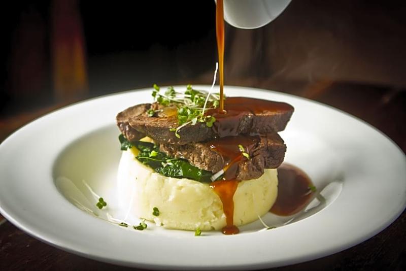 בית מלון כפרי Chapter House