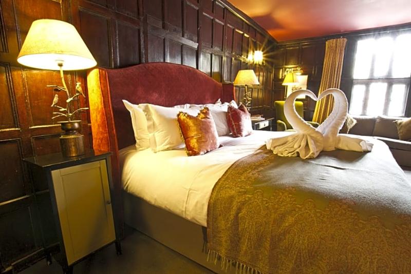 בית מלון כפרי Chapter House