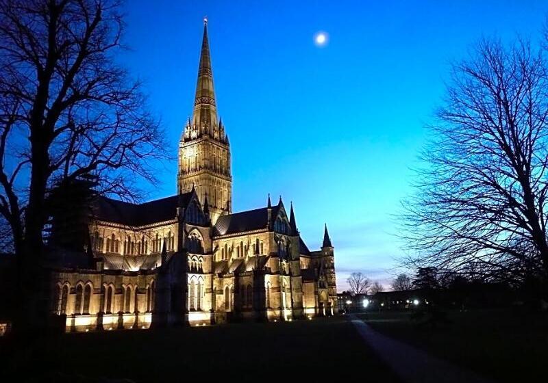 בית מלון כפרי Chapter House