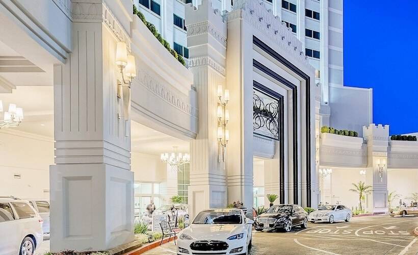 בית מלון כפרי The Commerce Casino &