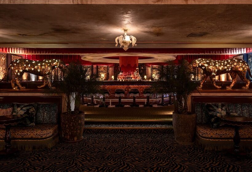 Lafayette Hotel & Club