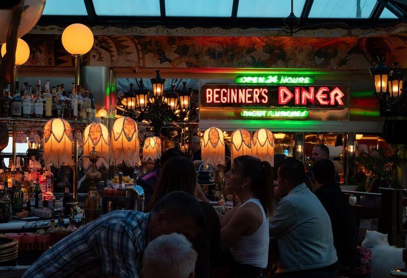 Lafayette Hotel & Club