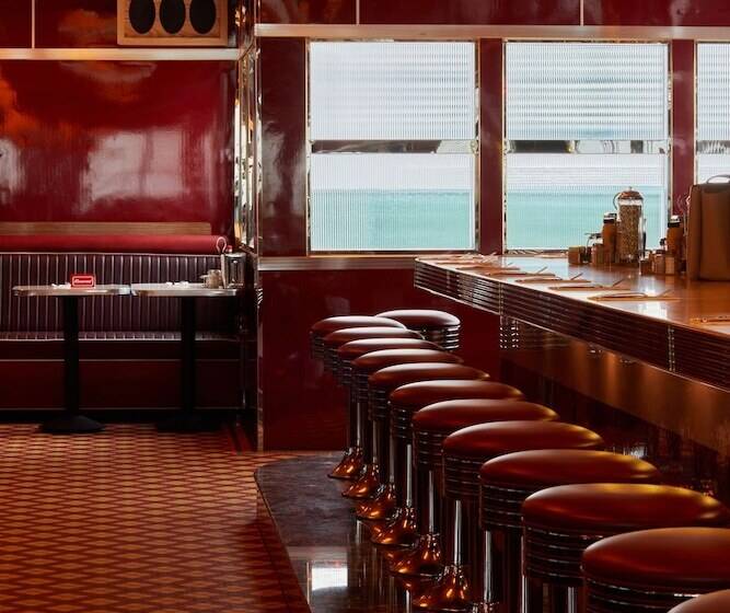 Lafayette Hotel & Club